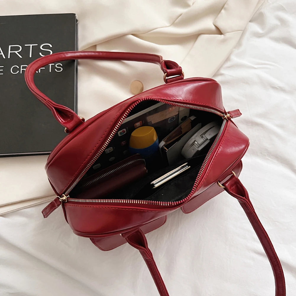 Multi pocket shoulder bag
